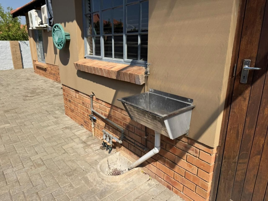 4 Bedroom Property for Sale in Hexrivier Lifestyle Estate North West